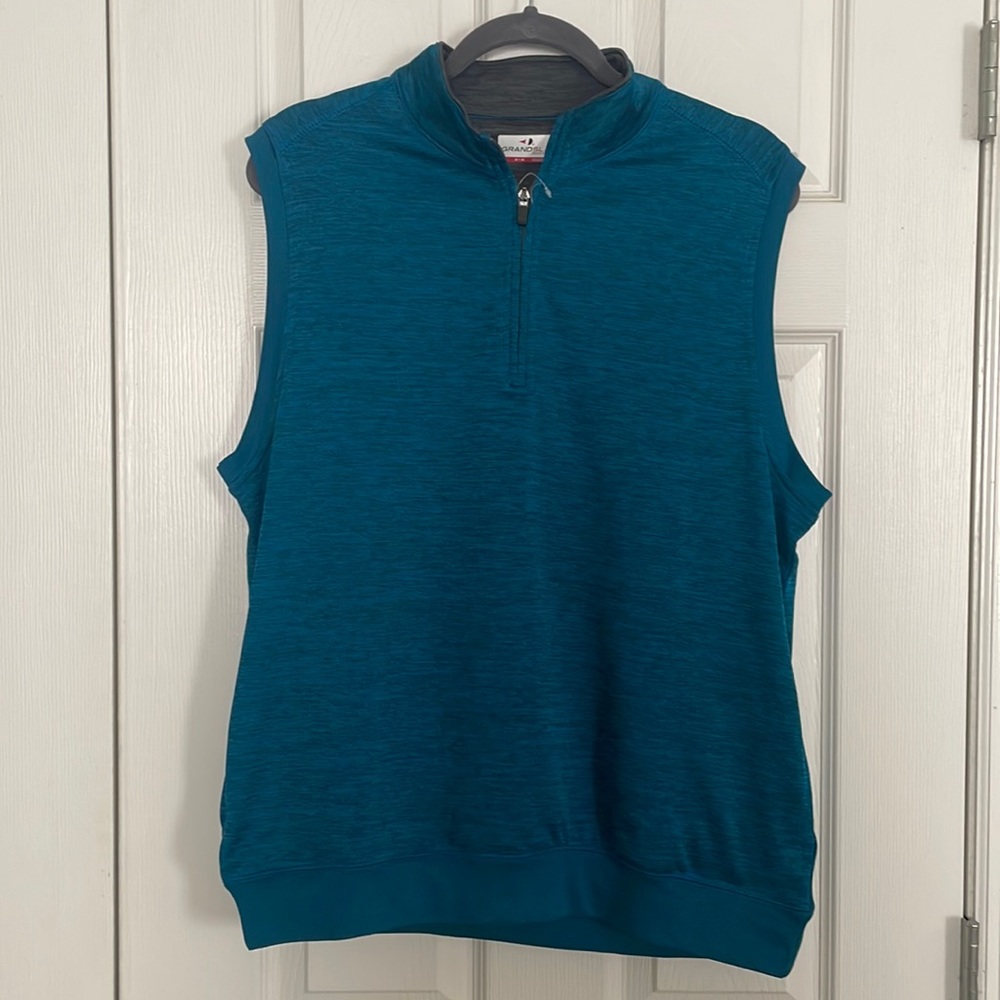 New without tag men’s medium golf vest
